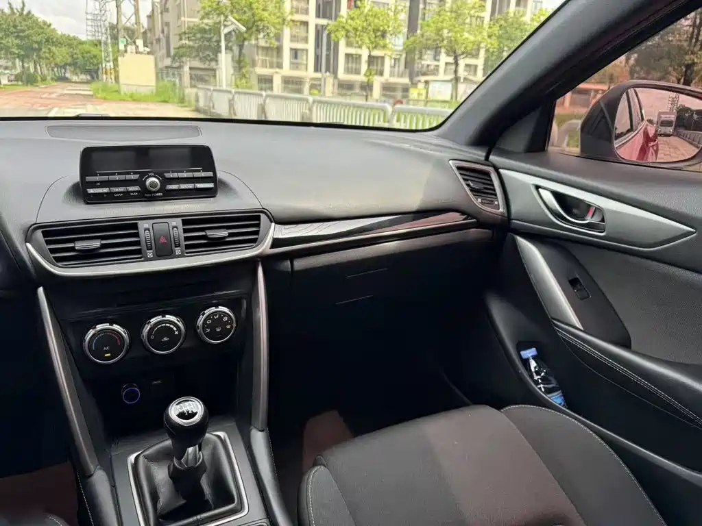 Photo 17 - Mazda CX-4