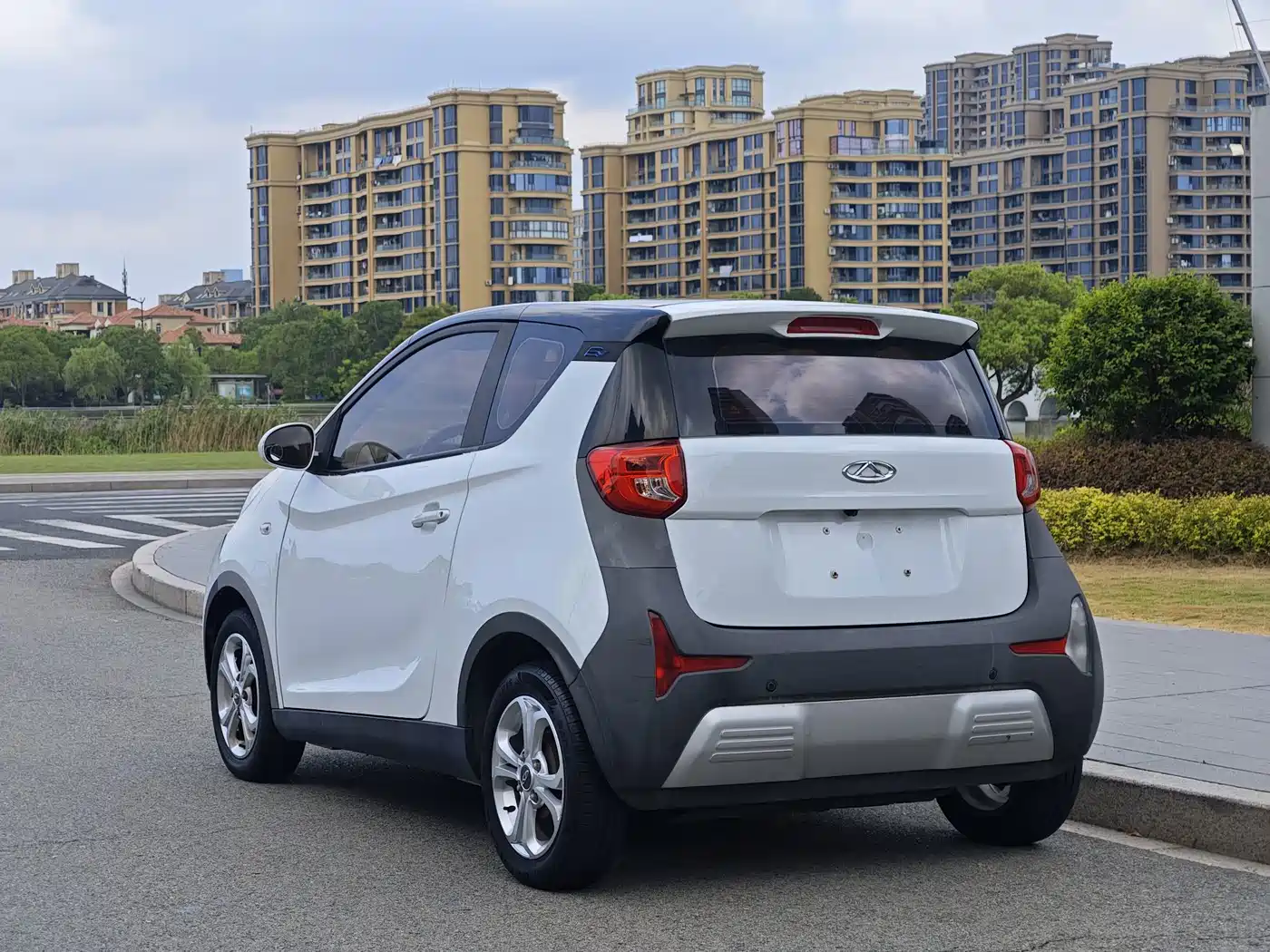 QQ New Energy Little Ant 2018 2018 400 4-Seater Premium Smart Edition