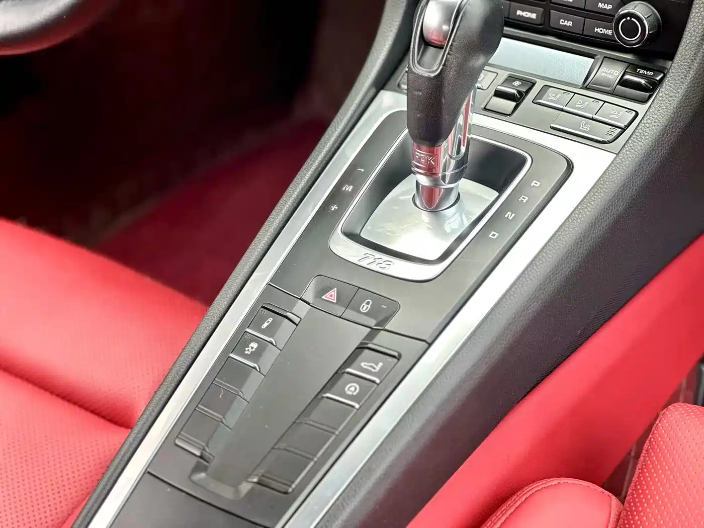 Porsche 718 2018 Cayman 2.0T фото 9