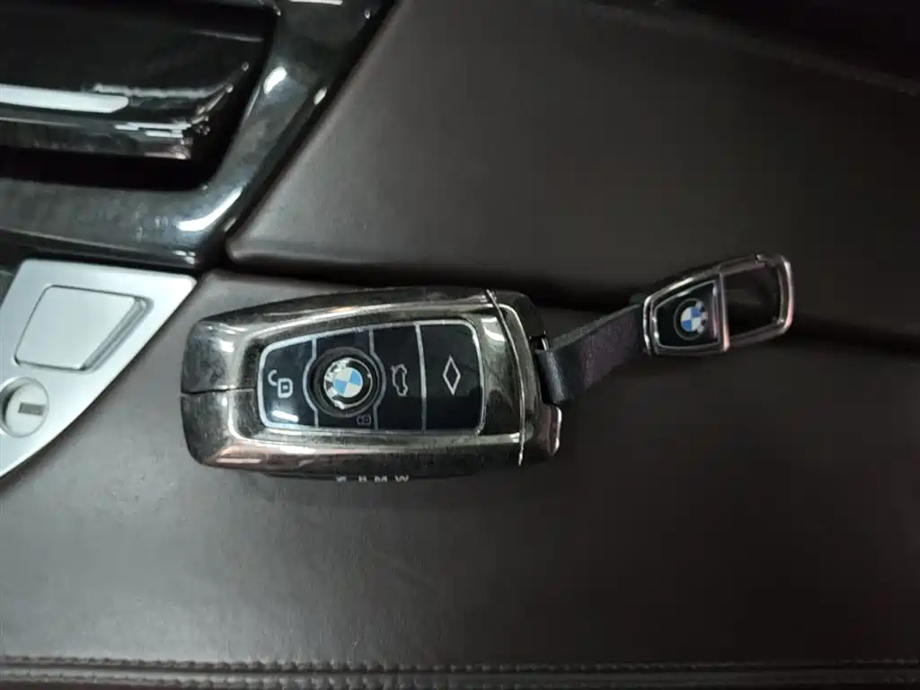 BMW 5 Series 2014 525Li Luxury Design Package фото 9