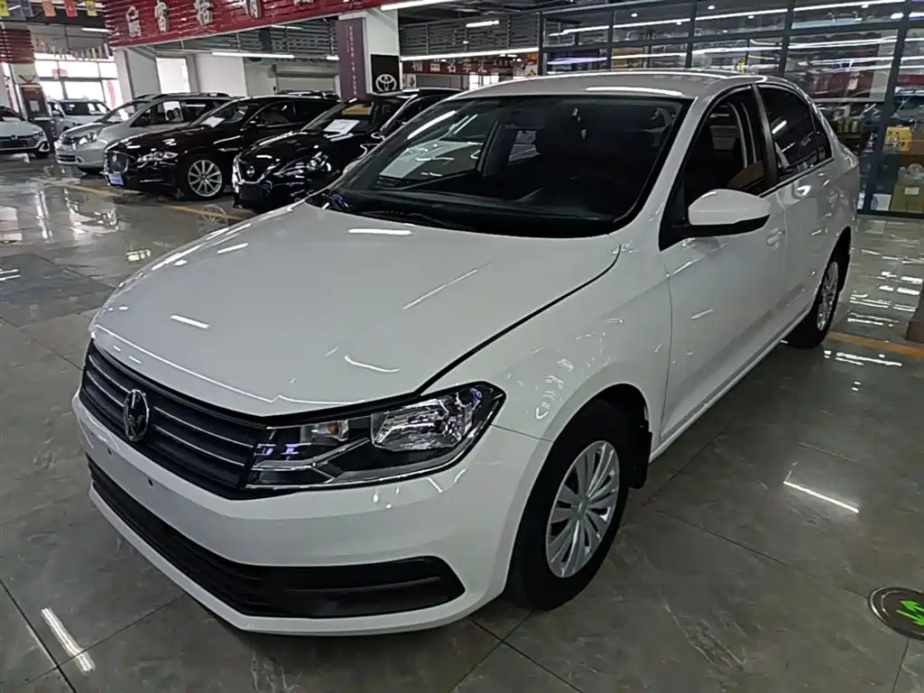 VOLKSWAGEN SANTANA