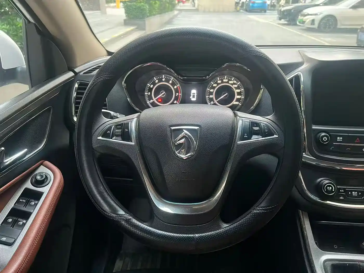 Baojun 560 2015 2015 1.8L Manual Comfort