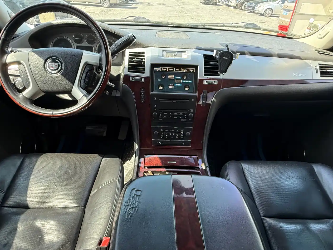 Cadillac Escalade 2010 6.0 Hybrid фото 17