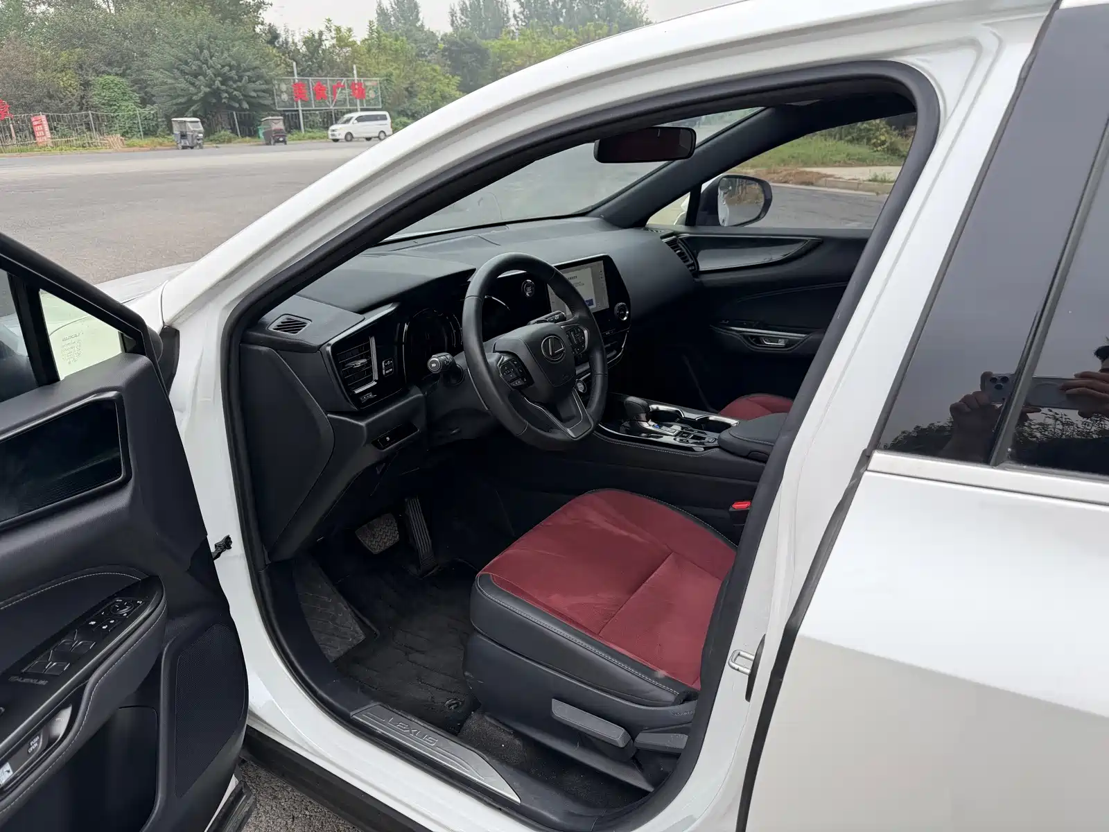Фото 4 - Lexus NX