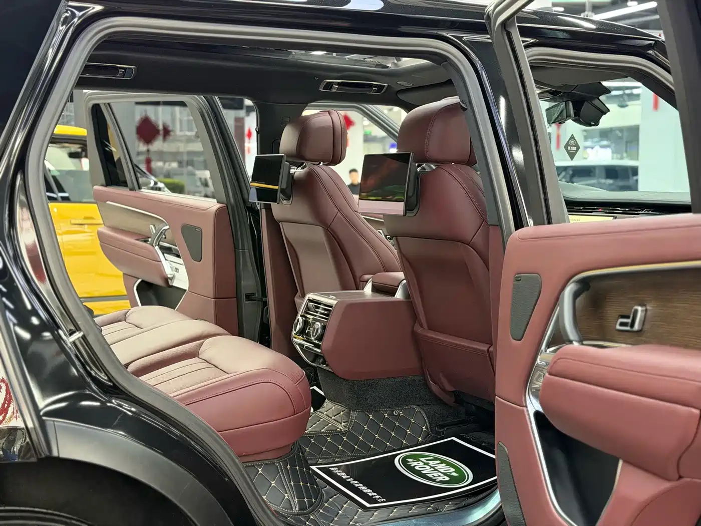 Land Rover Range Rover 2024 2024 3.0 L6 400PS Golden Age Extended