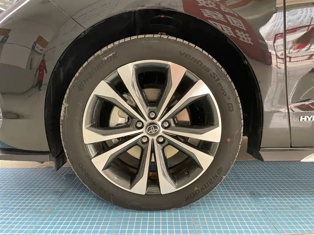 Toyota Granvia 2023 2.5L Hybrid Prestige PLUS Edition фото 26