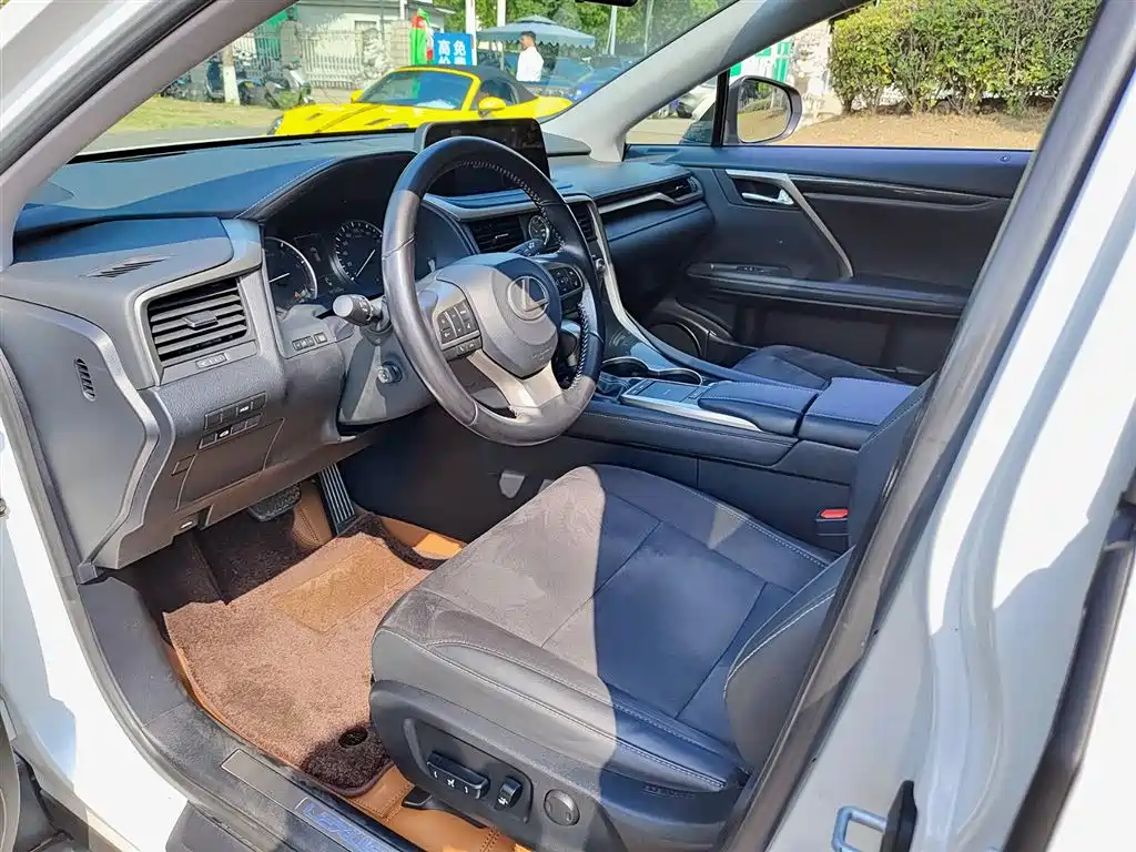 Lexus RX 2020 Facelift 300 2WD Elite Edition фото 7