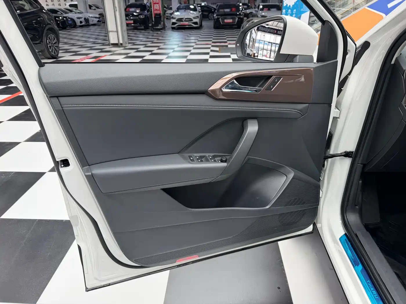 Volkswagen Tharu 2022 280TSI FWD Luxury Edition фото 6