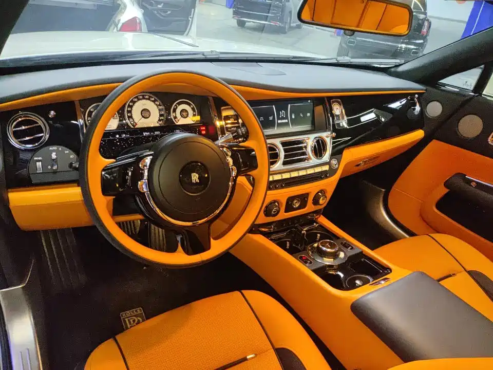 Фото 3 - Rolls-Royce Wraith