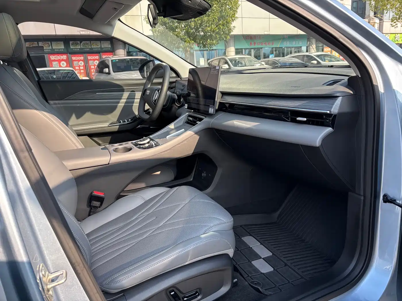 Geely Galaxy Galaxy L6 2025 EM-i 140km Starship Edition фото 11