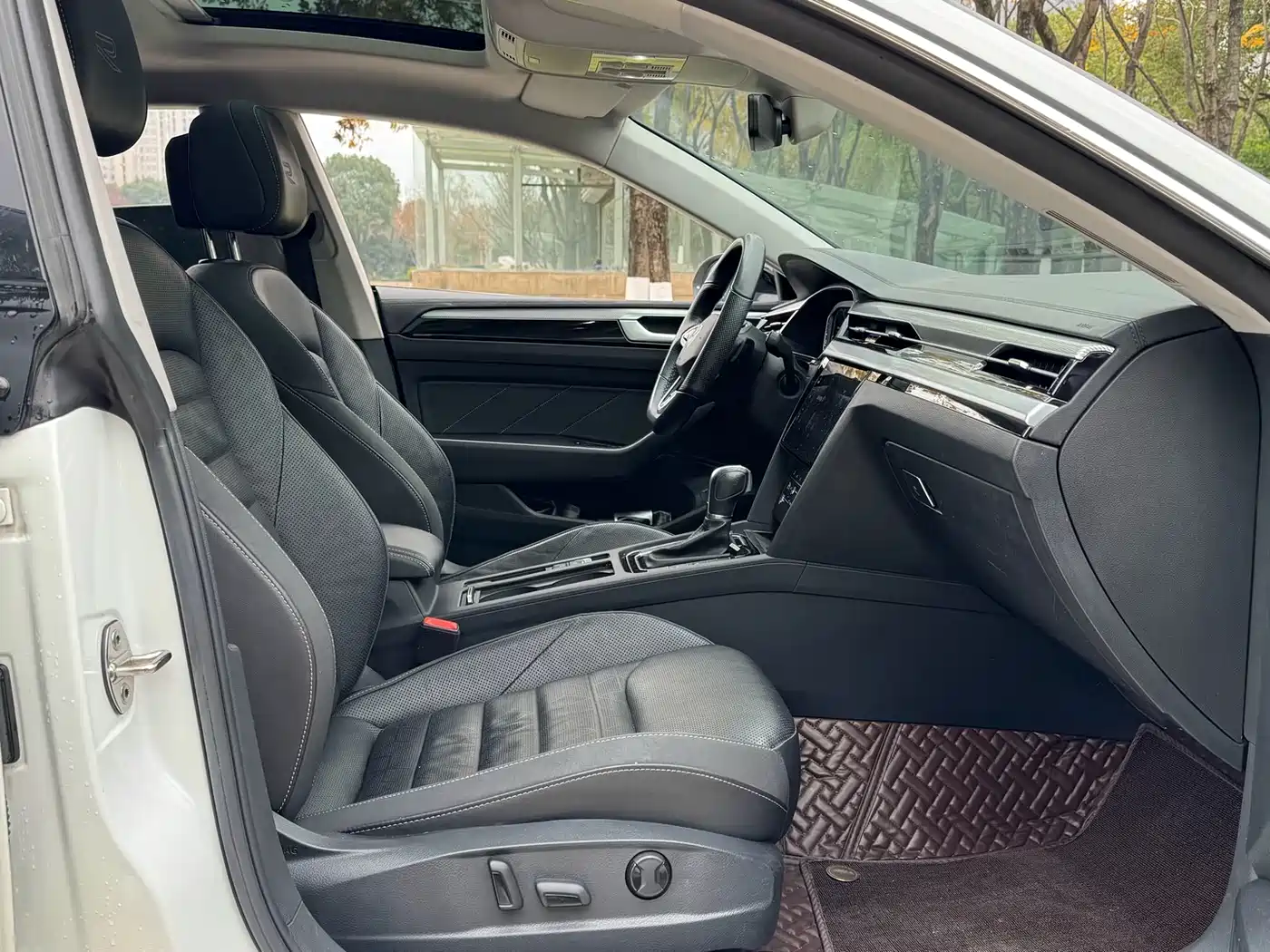 Volkswagen FAW-Volkswagen CC 2021 380TSI Eye-catching Edition фото 9