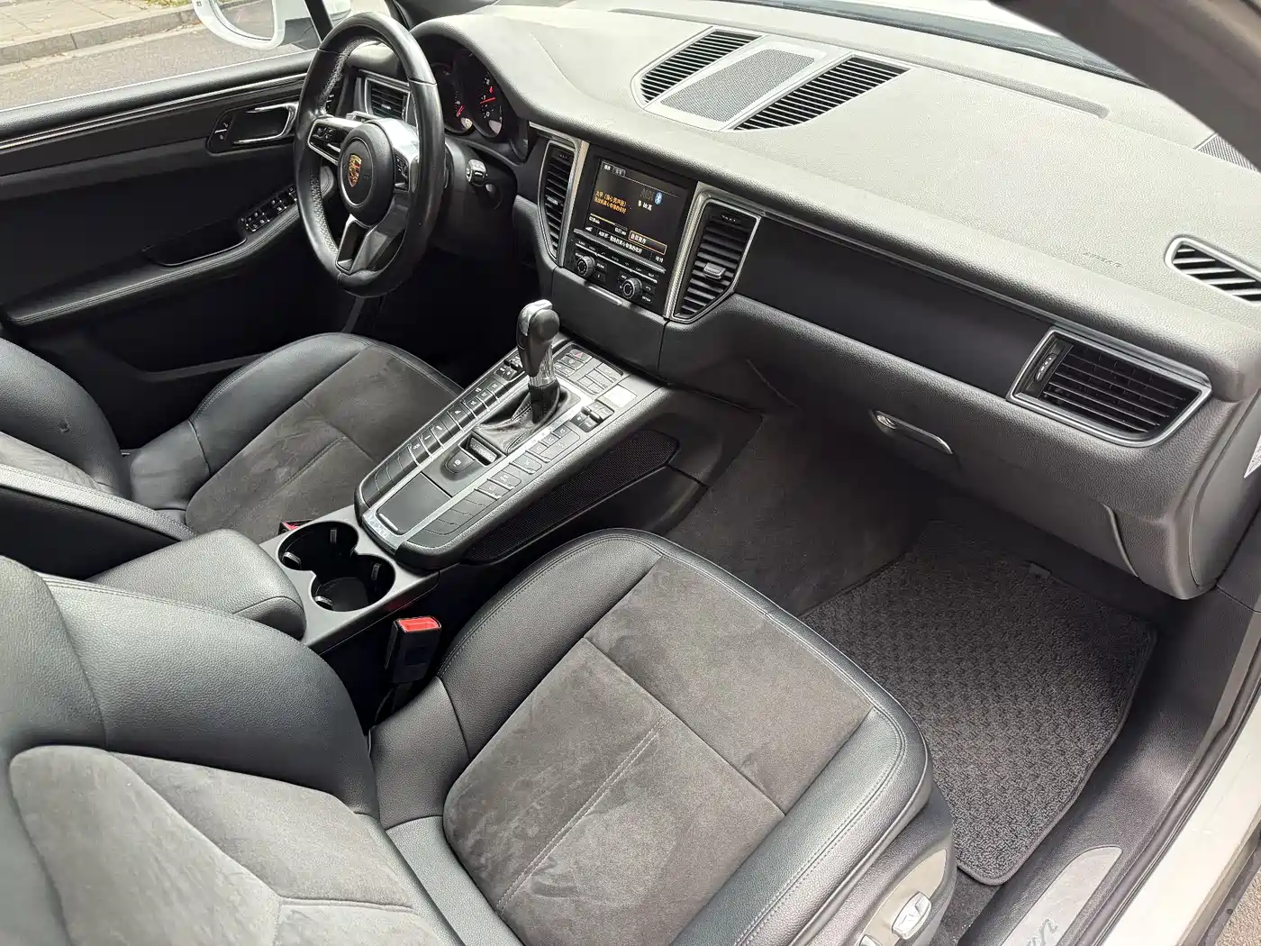 Porsche Macan 2016 Macan 2.0T фото 7