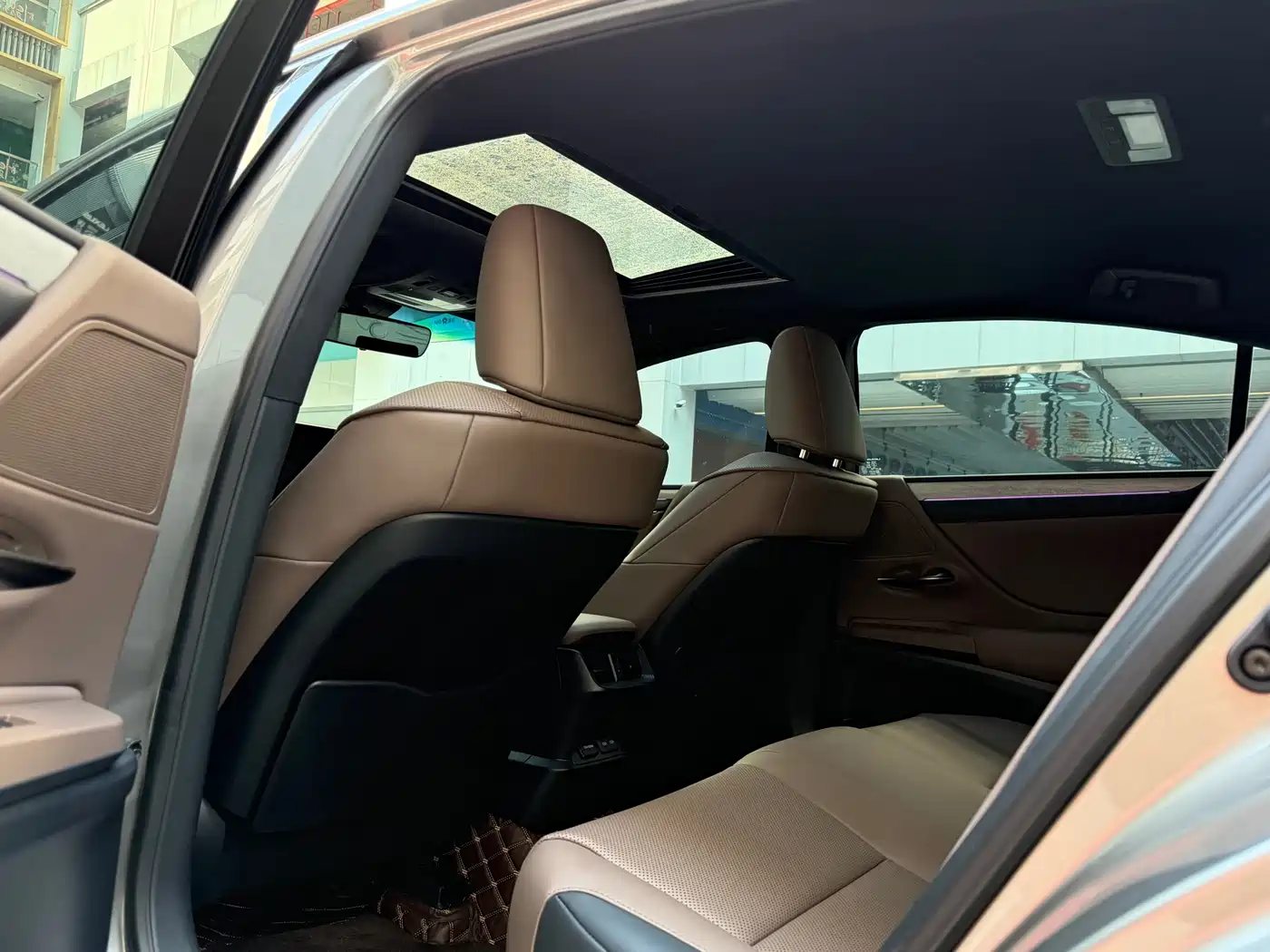 Lexus ES 2025 200 Ultimate Edition фото 7