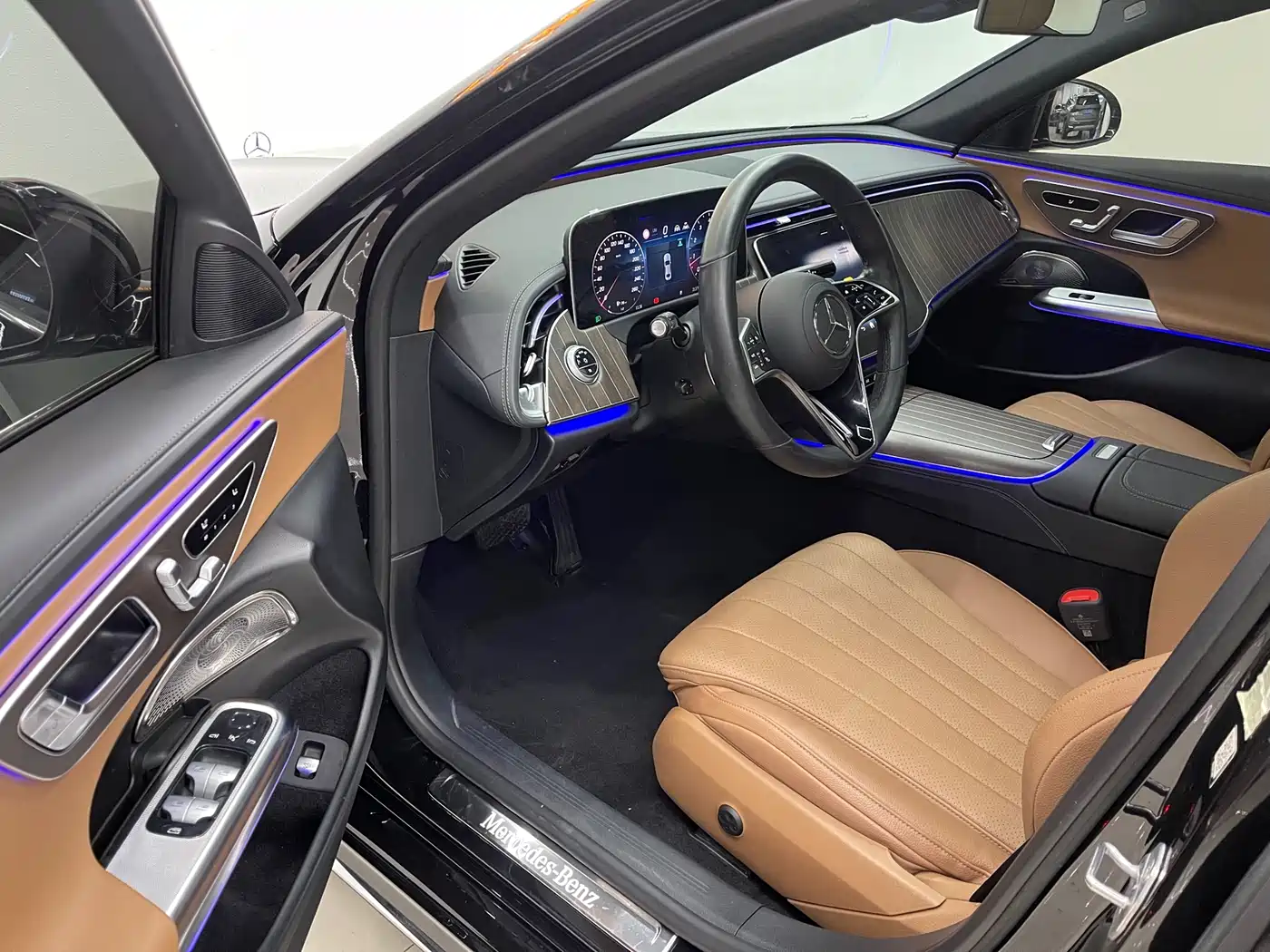 Mercedes-Benz E-Class 2024 E 300 L Fashion фото 17
