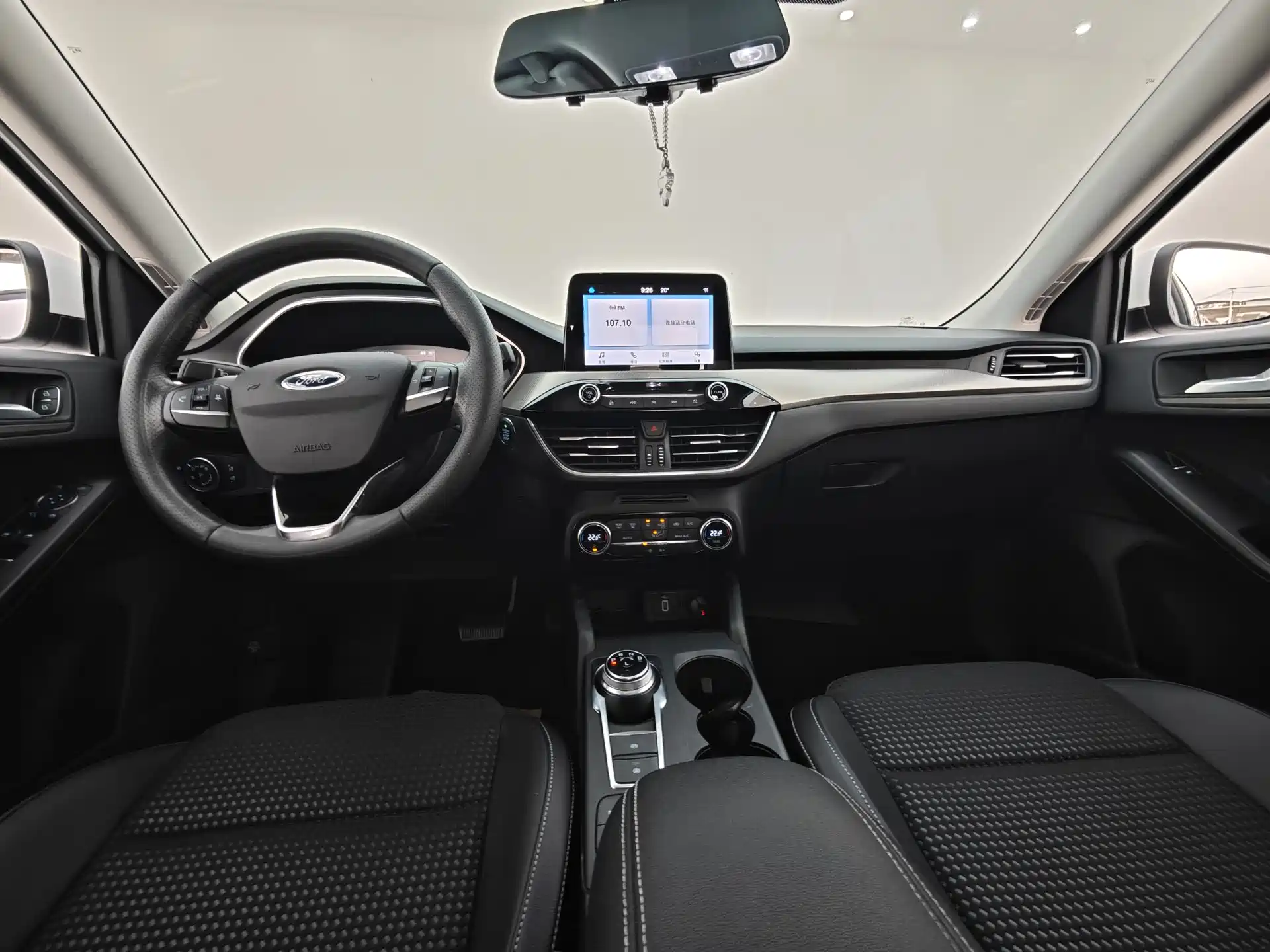 Фото 9 - Ford Focus