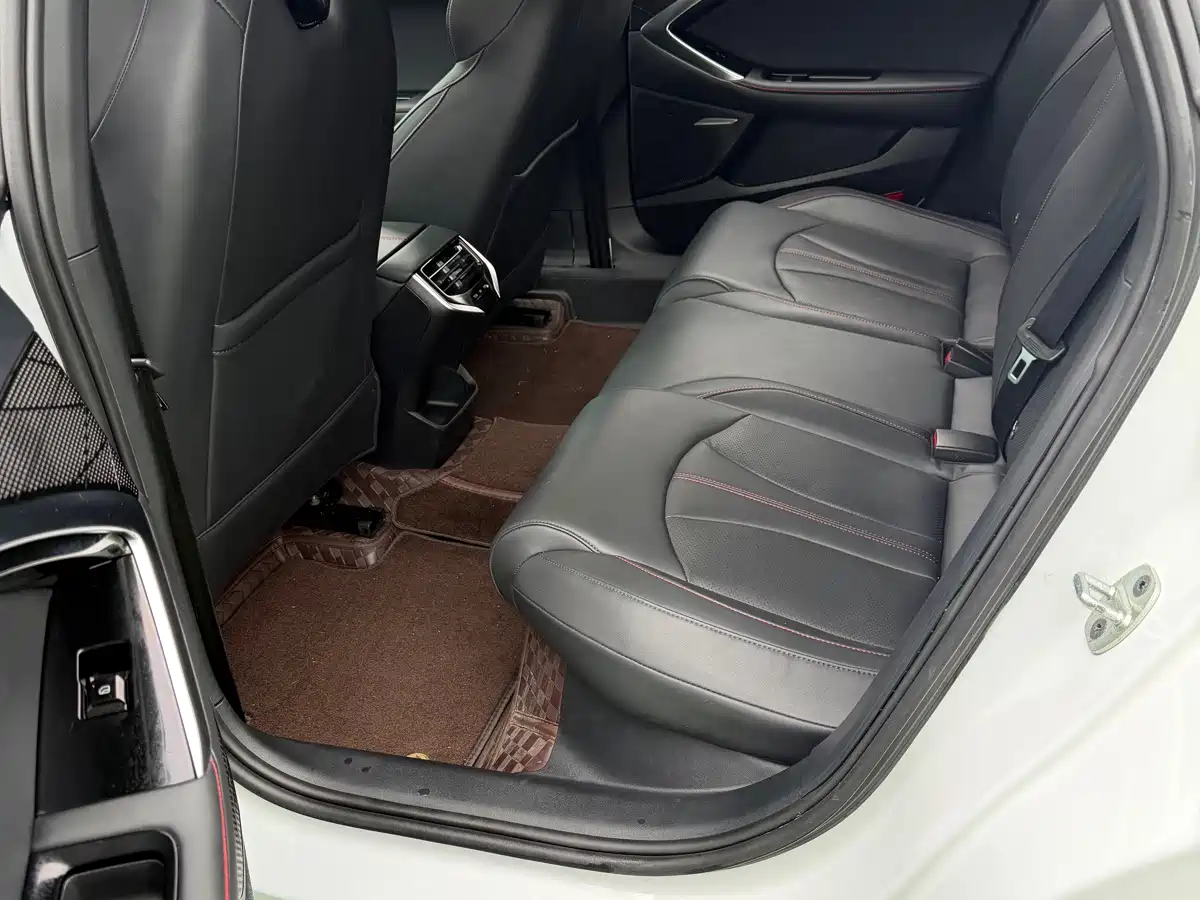 Фото 6 - MG MG7