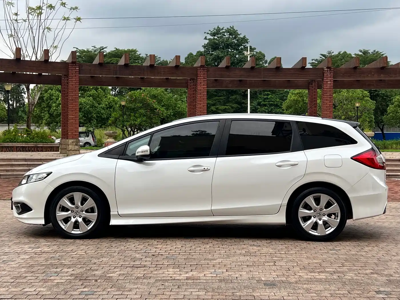 Фото 16 - Honda Jade