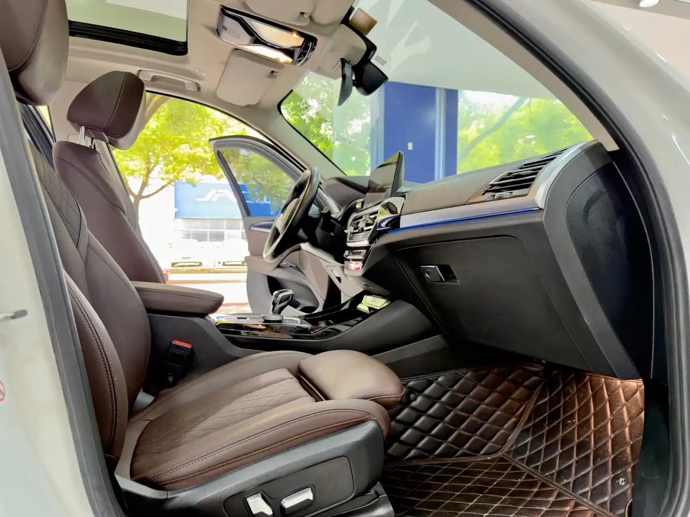 BMW iX3 2022 Facelift Leading Model фото 13
