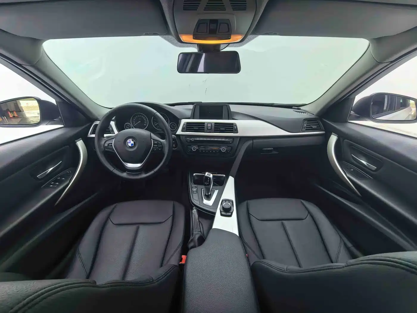 BMW 3 Series (Import) 2013 320i Sport Design Package Touring фото 4