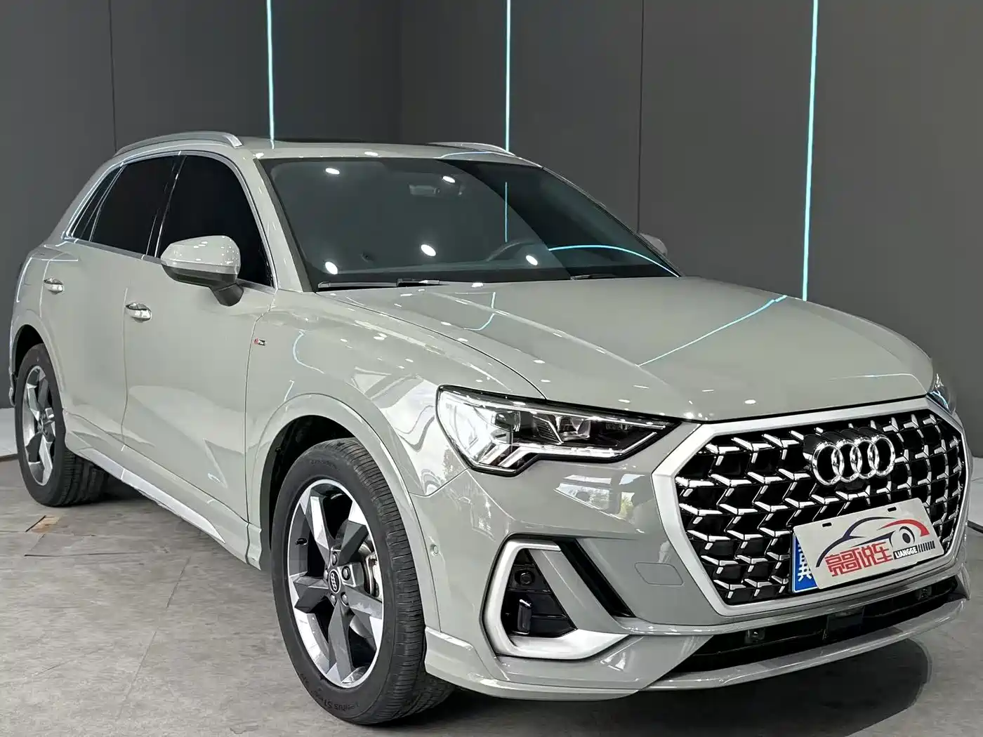 Audi Q3 2025 2024 35 TFSI Fashion Sport