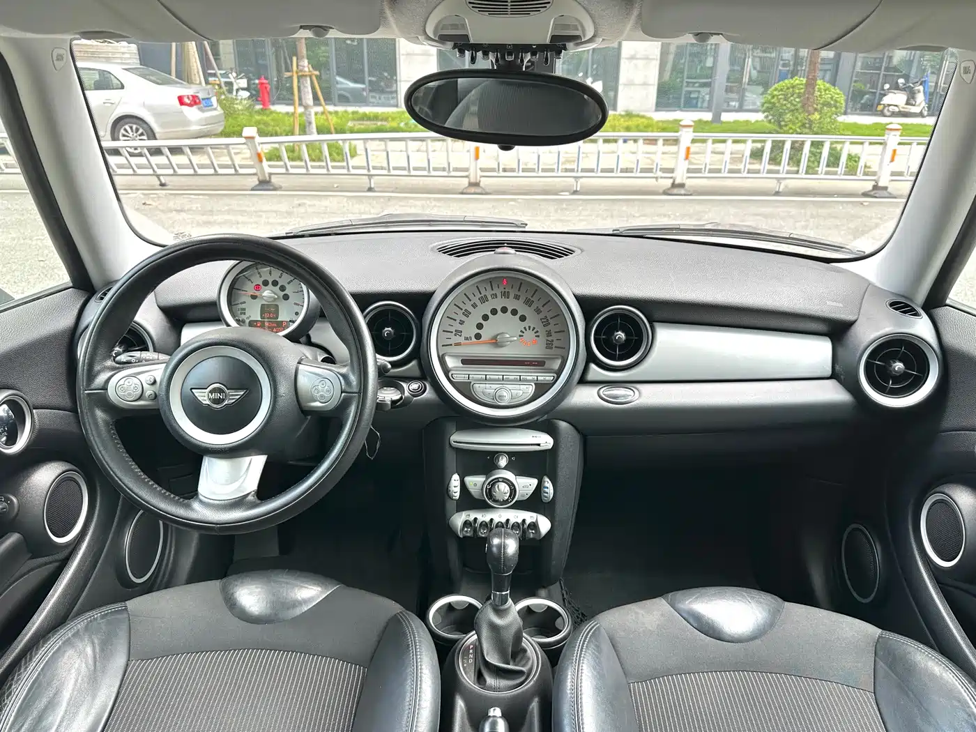 MINI MINI 2010 2007 Model 1.6L COOPER Excitement