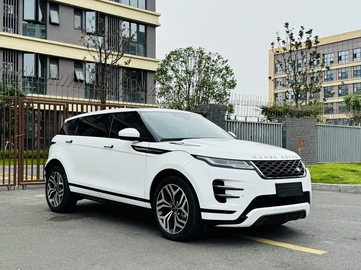 Land Rover Range Rover Evoque 2022 Range Rover Evoque L 249PS R-Dynamic Luxury Edition фото 3