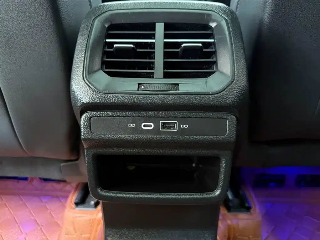 Volkswagen Tharu 2022 280TSI FWD Luxury Edition фото 19