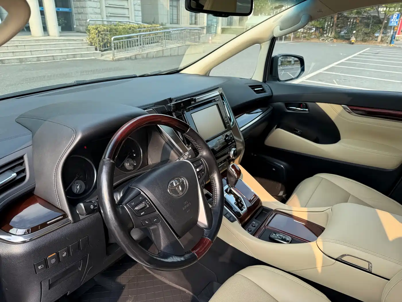Toyota Alphard 2015 3.5L Luxury Edition фото 9