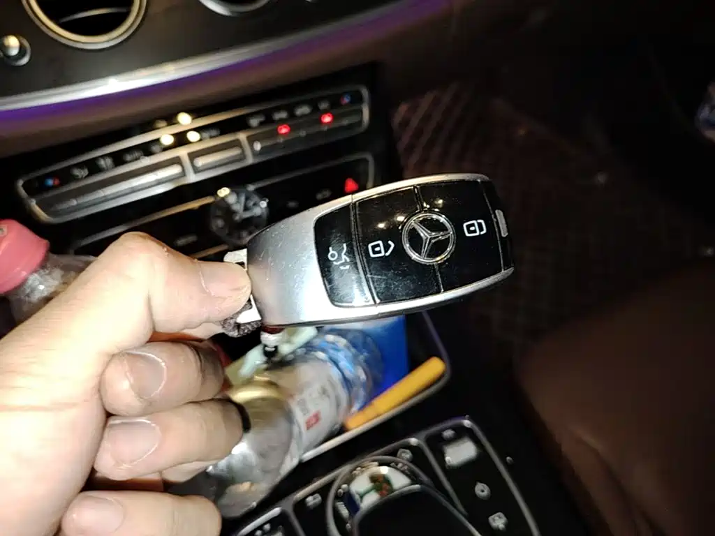 Photo 9 - Mercedes-Benz E-Class