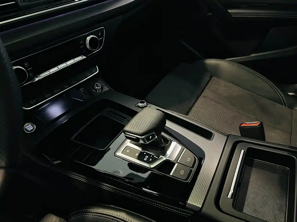 AUDI Q5L SPORTBACK