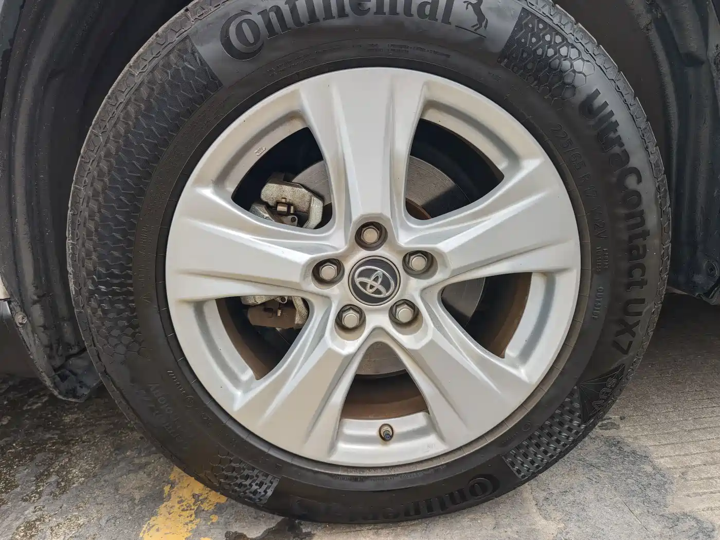Фото 21 - Toyota RAV4