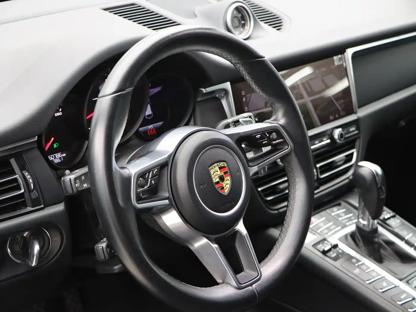 Porsche Macan 2020 Macan 2.0T фото 17
