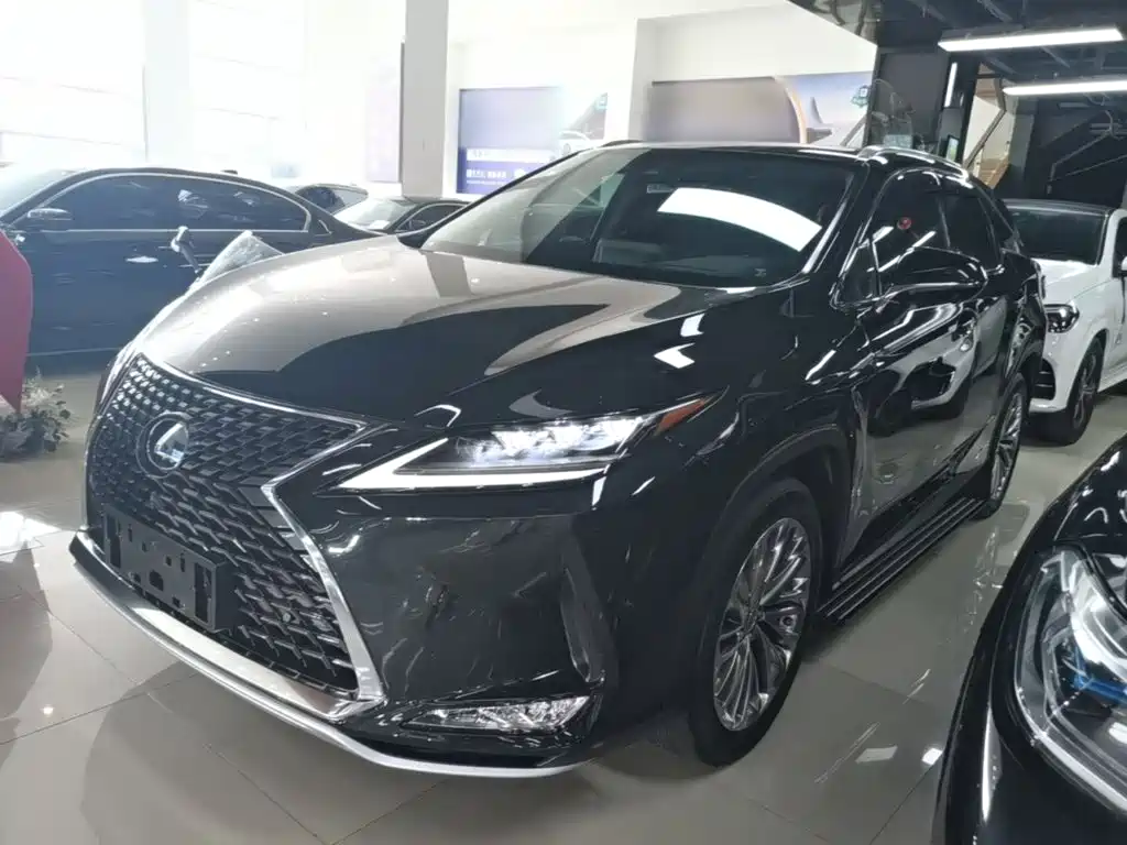 Фото 1 - Lexus RX