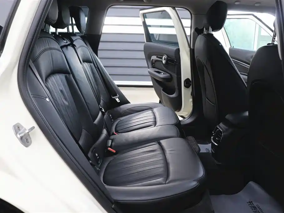 MINI CLUBMAN 2019 2.0T COOPER S фото 25