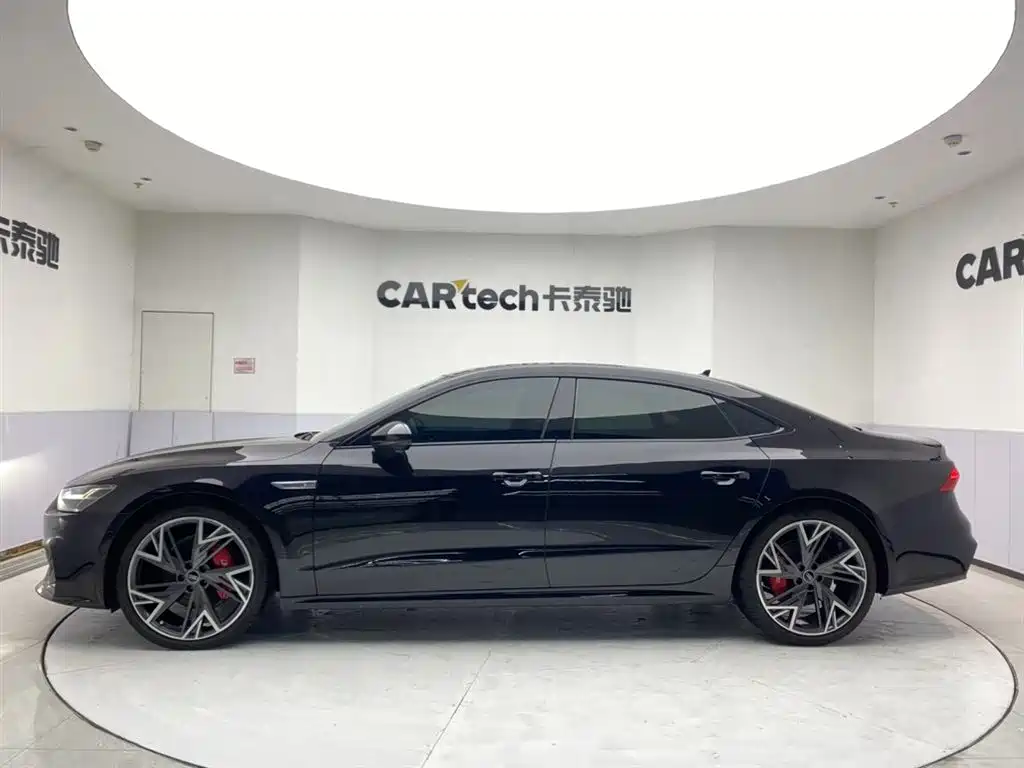 Audi A7L 2023 45 TFSI quattro S-line Black Warrior Edition фото 9