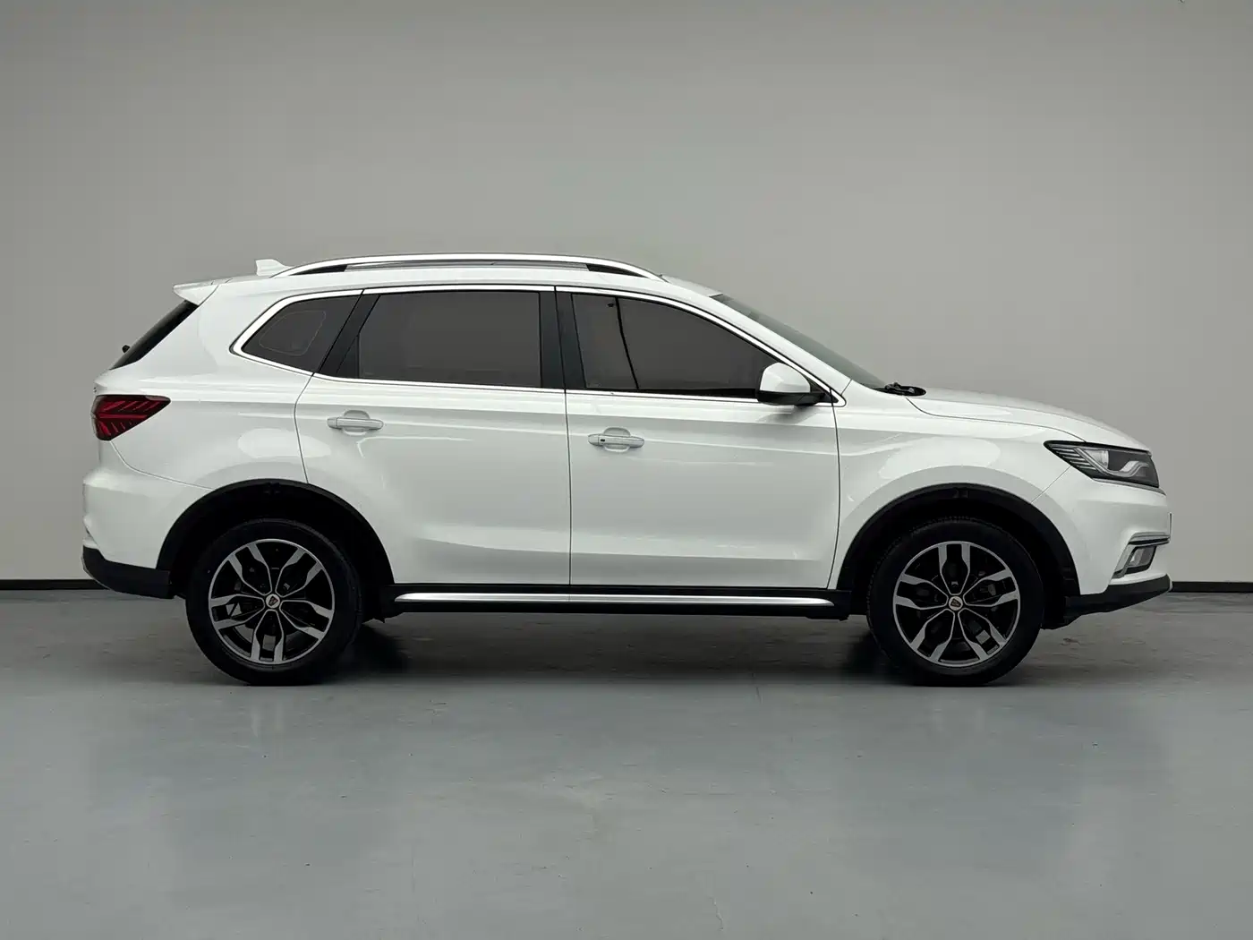 Roewe RX5 2018 2016 20T 2WD Automatic Internet Smart Edition