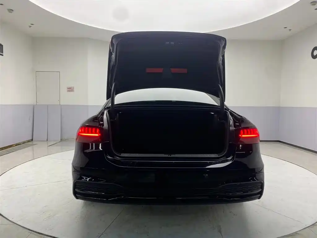 Audi A7L 2023 45 TFSI quattro S-line Black Warrior Edition фото 30
