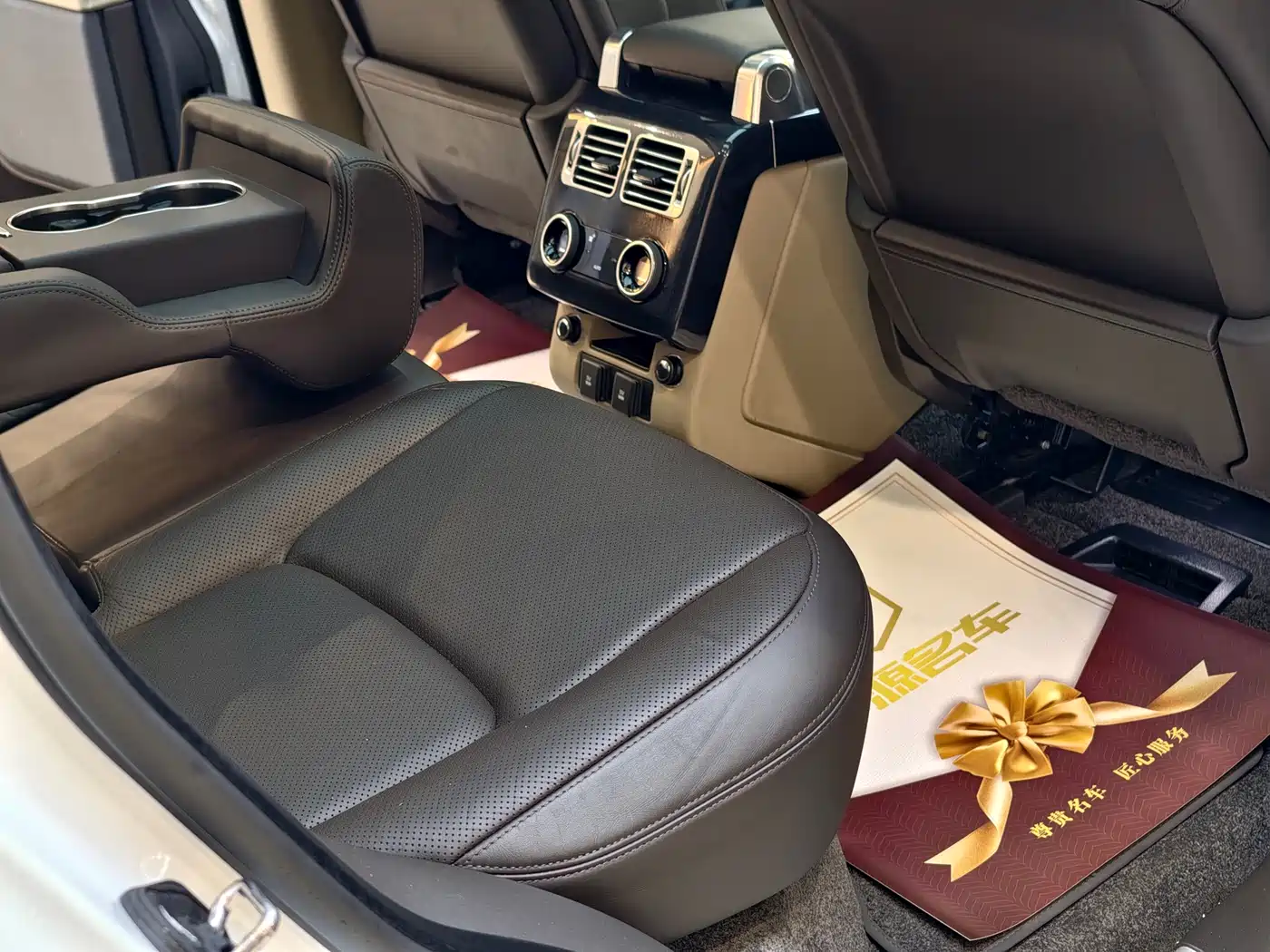 Land Rover Range Rover 2019 3.0 SCV6 Heritage Edition фото 13