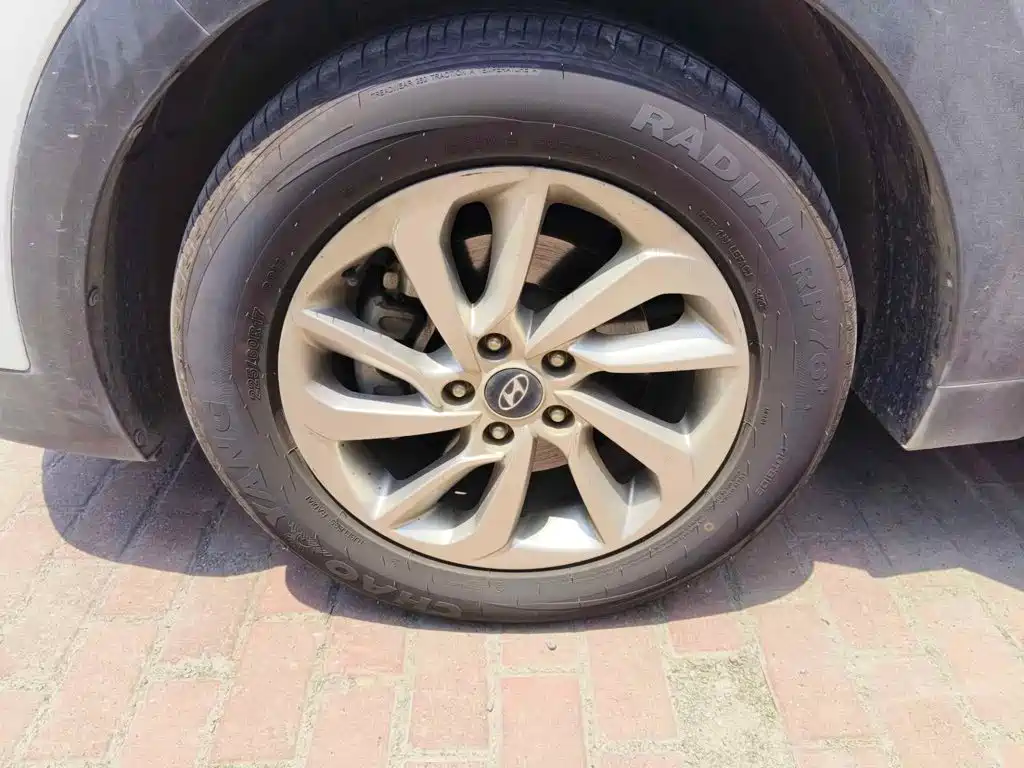 Фото 7 - Hyundai Tucson