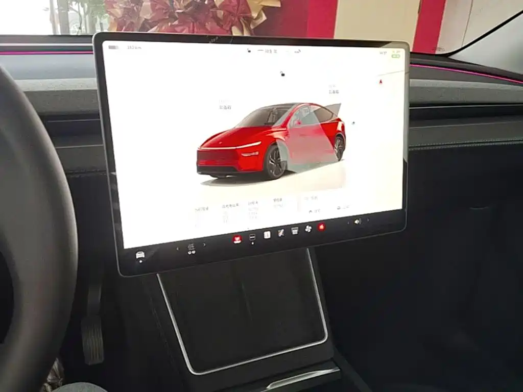 Фото 13 - Tesla Model Y