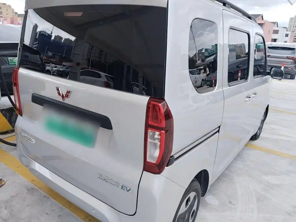 صورة 7 - Wuling Motors Wuling Zhiguang NEV