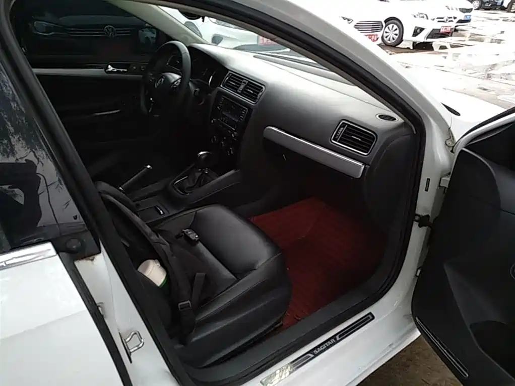 Volkswagen Sagitar 2018 1.6L Automatic Comfort фото 25