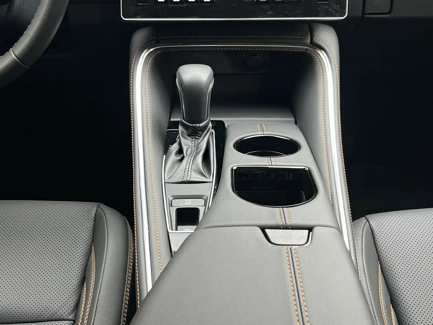 Toyota Avalon 2024 Hybrid 2.0L Luxury Edition фото 16