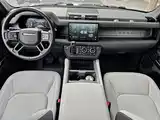 Photo 7 - Land Rover Defender