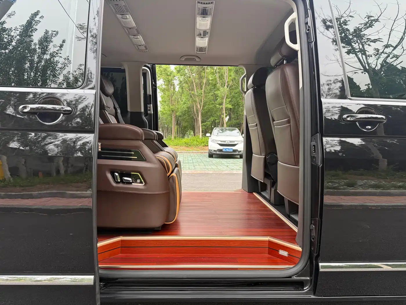 Volkswagen Caravelle 2019 2.0TSI 4WD Luxury 7-seater фото 15