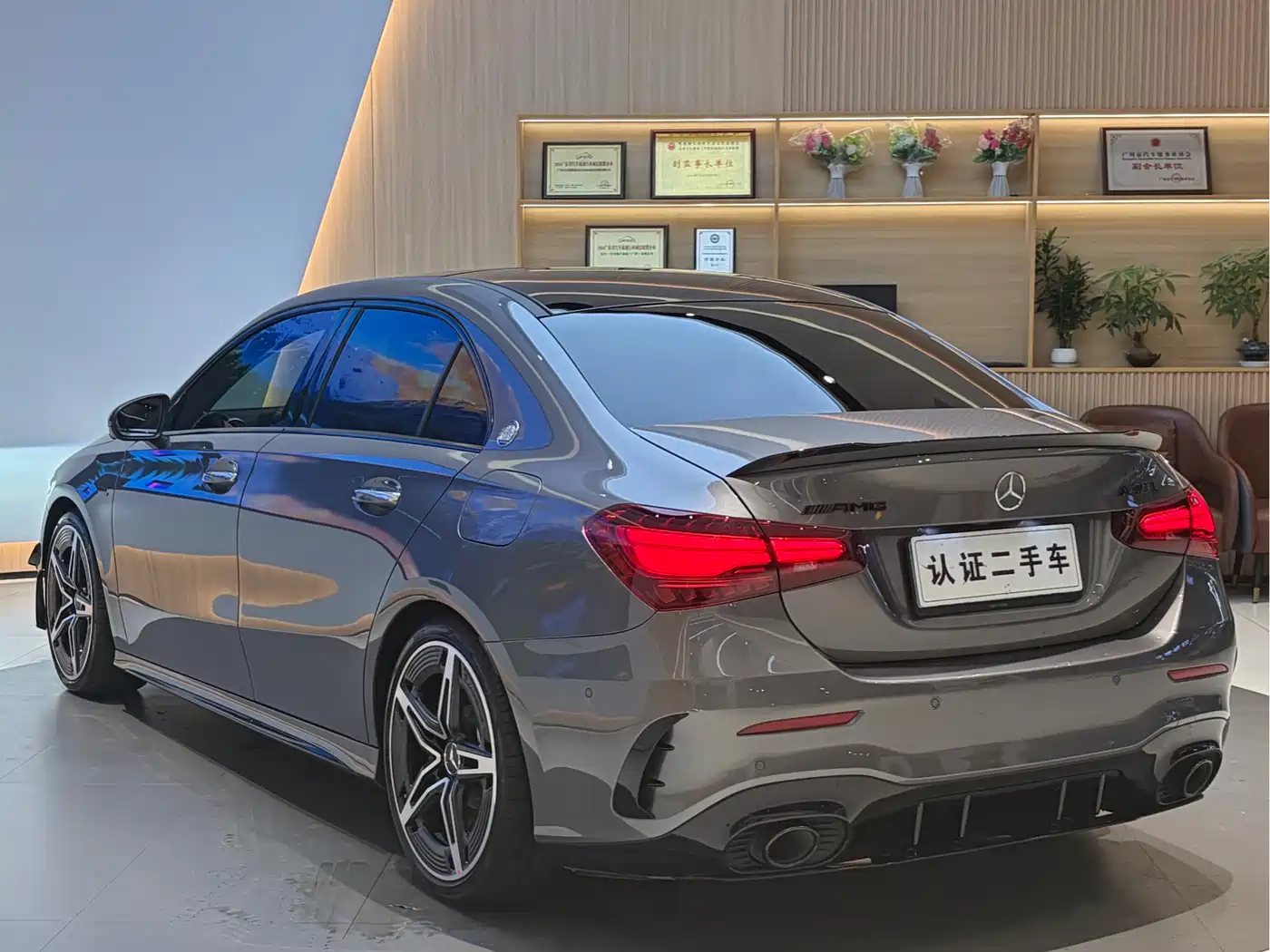 Mercedes-Benz A-Class AMG 2025 AMG A 35 L 4MATIC фото 11