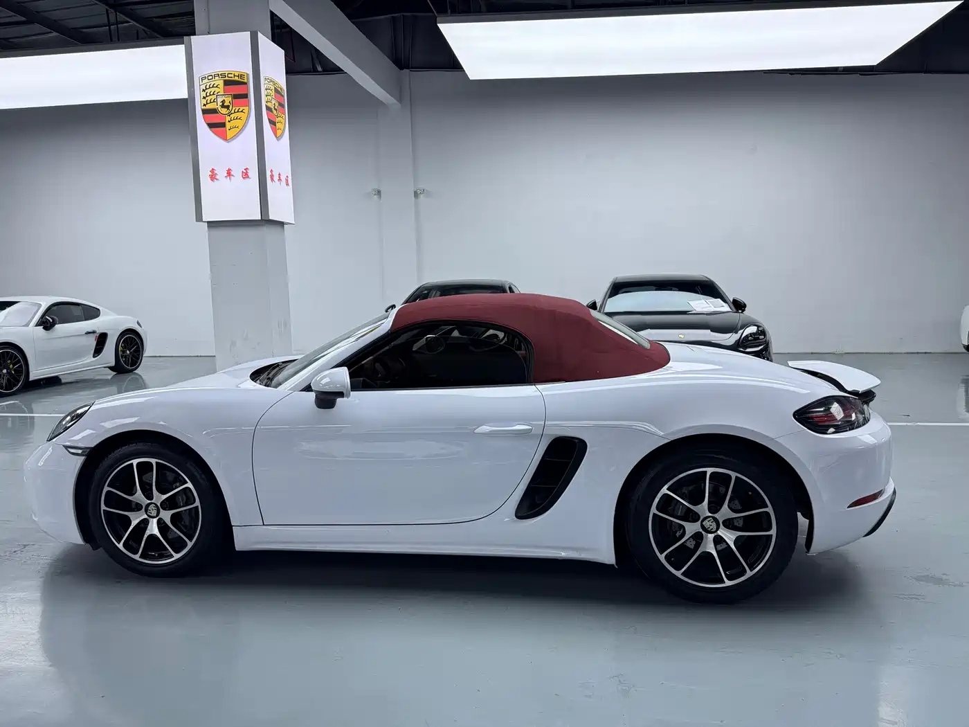 Porsche 718 2018 Boxster 2.0T фото 17