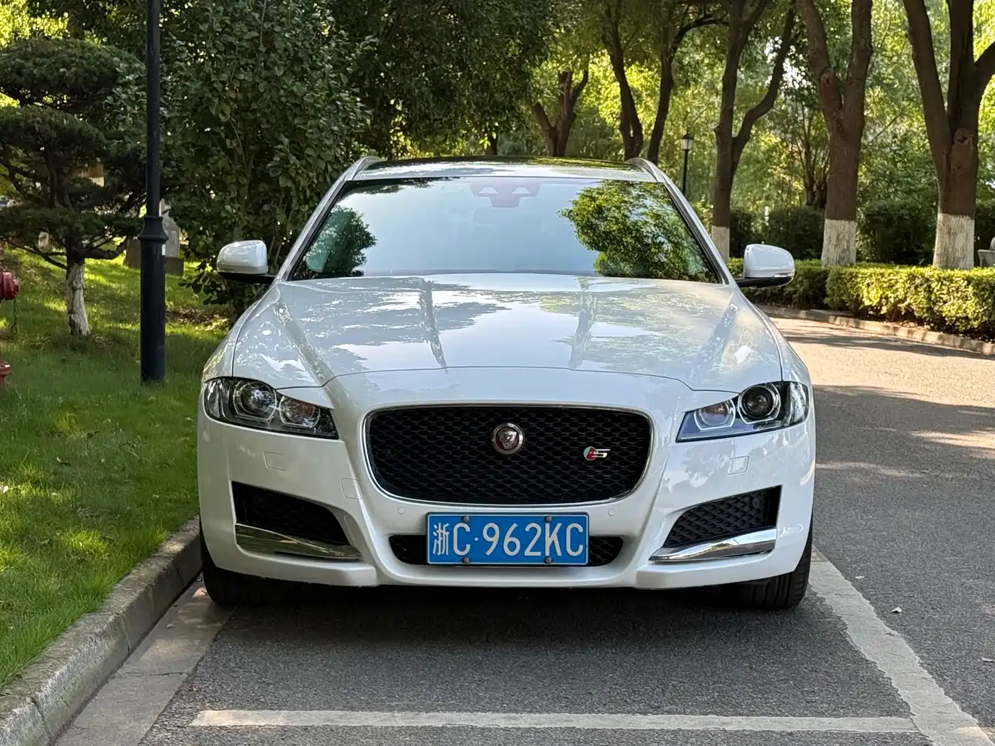 Jaguar XF 2019 2018 XF Sportbrake 2.0T 250PS 2WD Elegance Edition