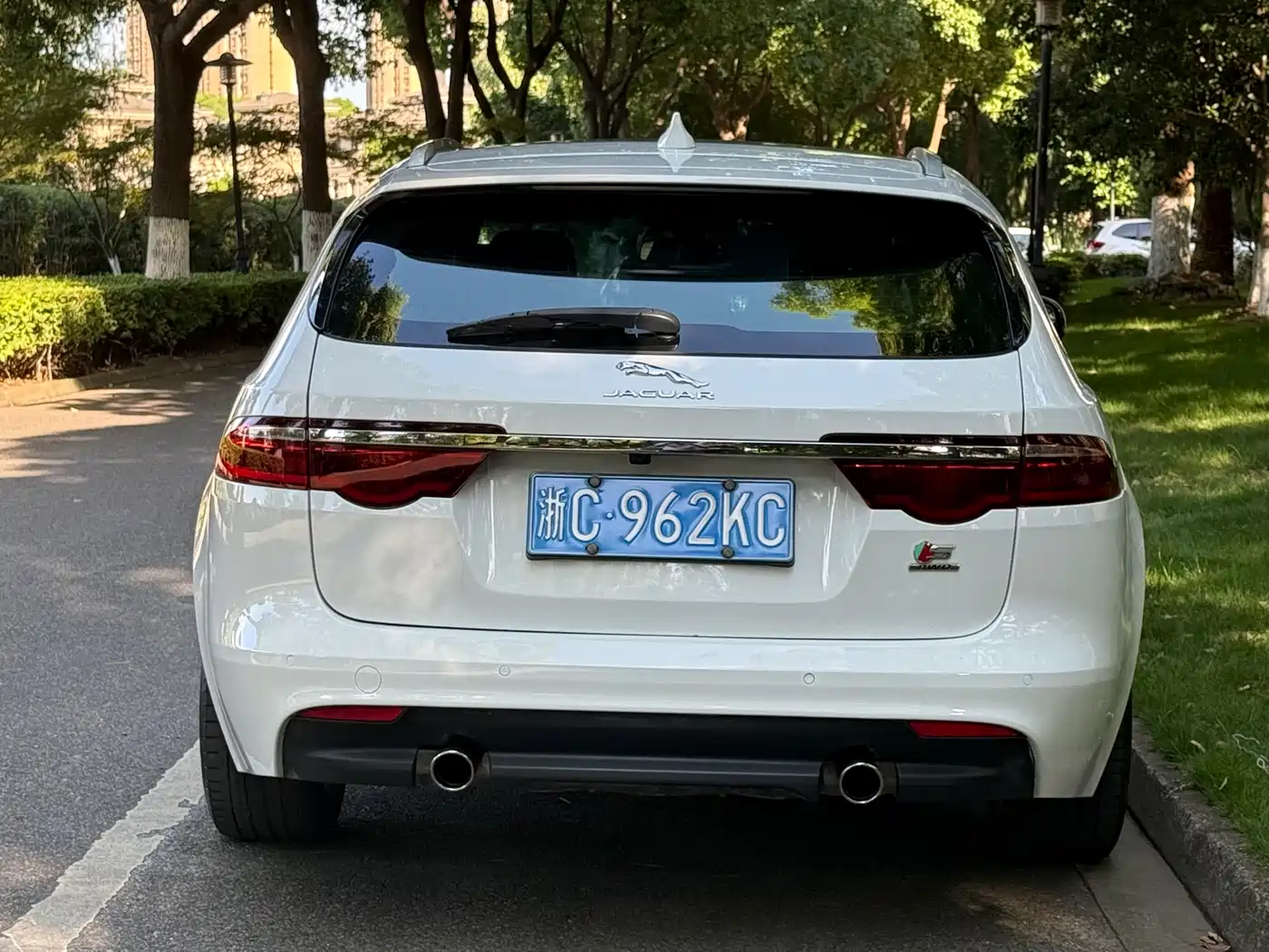 Jaguar XF 2019 2018 XF Sportbrake 2.0T 250PS 2WD Elegance Edition