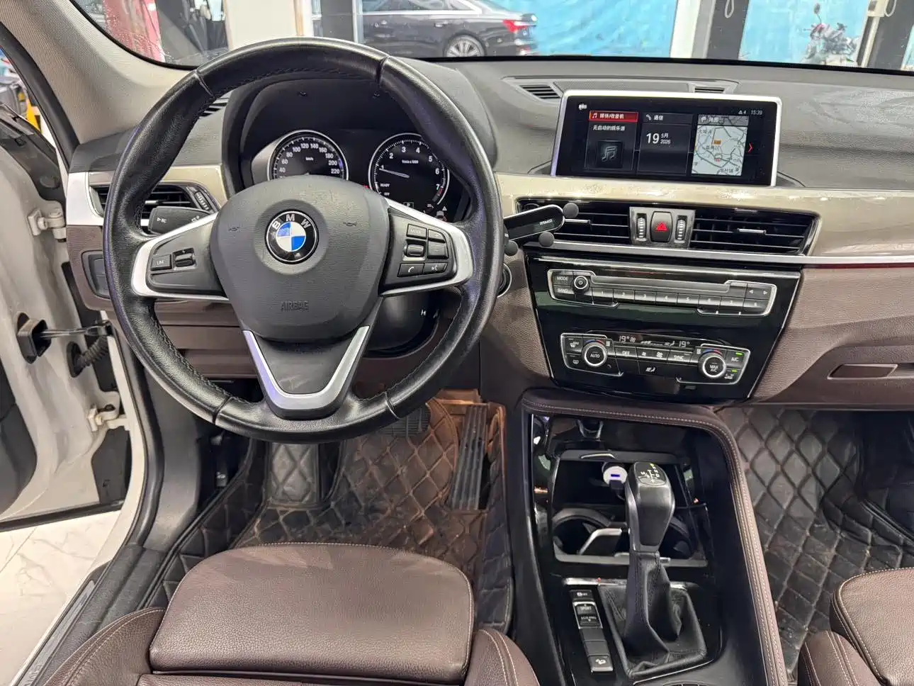 BMW X1 2019 xDrive20Li Premium Model фото 8